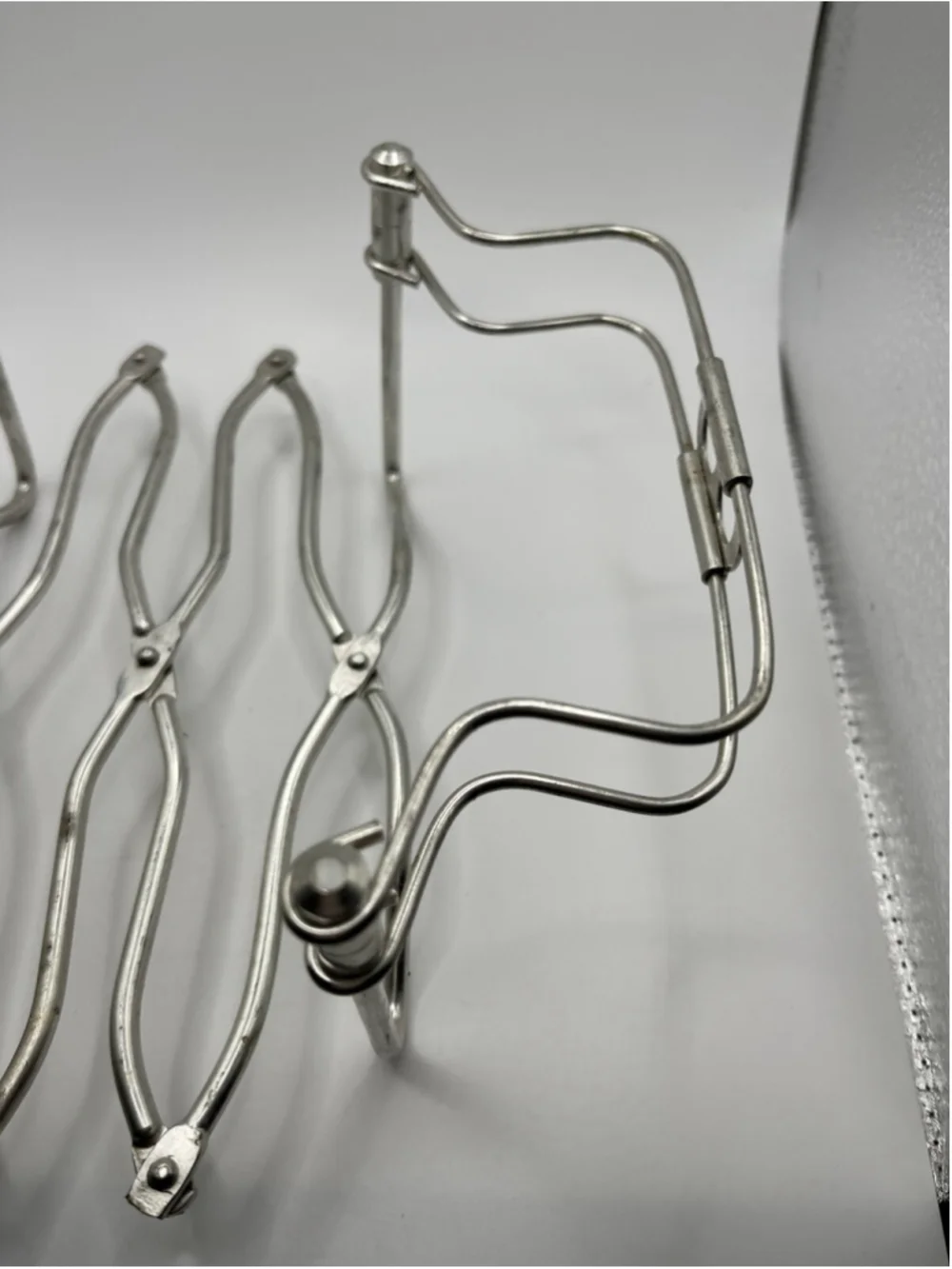 VINTAGE Chrome Silver Expandable Metal Trivet Casserole/Dish Holder ITALY SEE